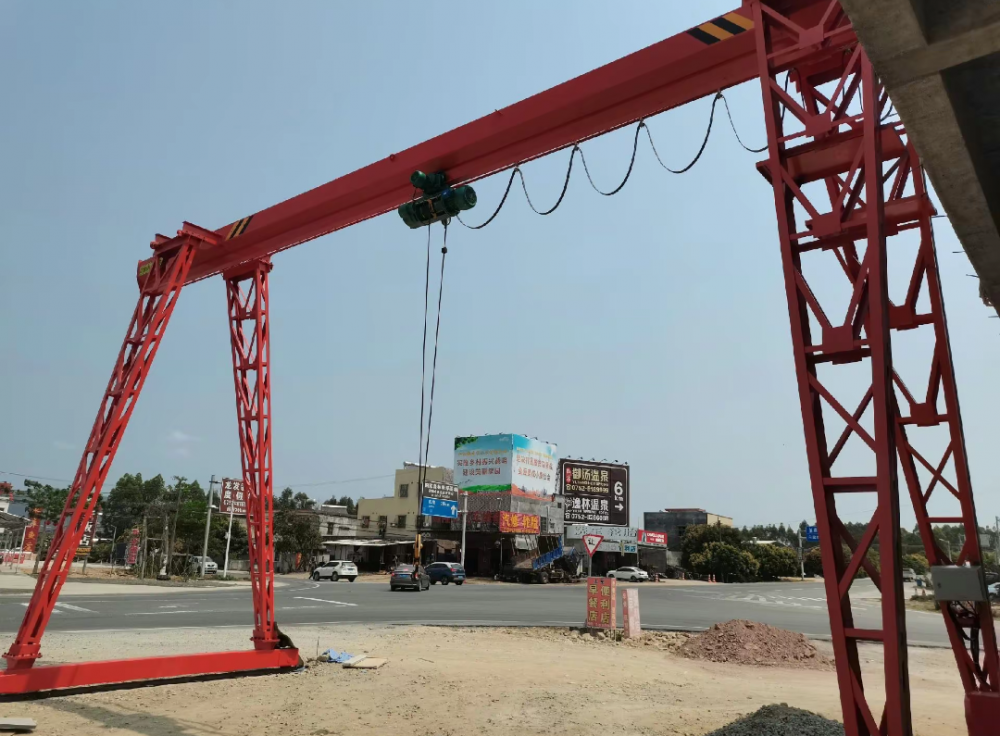 MH型電動單梁門式起重機、龍門吊生產(chǎn)廠家、工程報價
