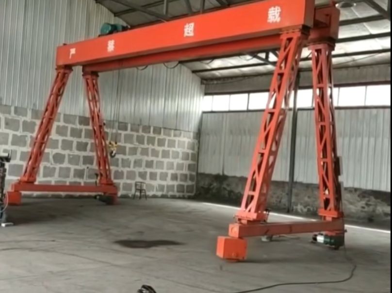 龍門吊生產廠家、電動無軌自行走門式起重機
