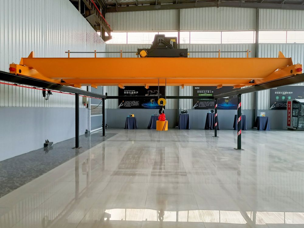 歐標(biāo)起重機、歐式新型雙梁橋式起重機、歐式天車、吊機