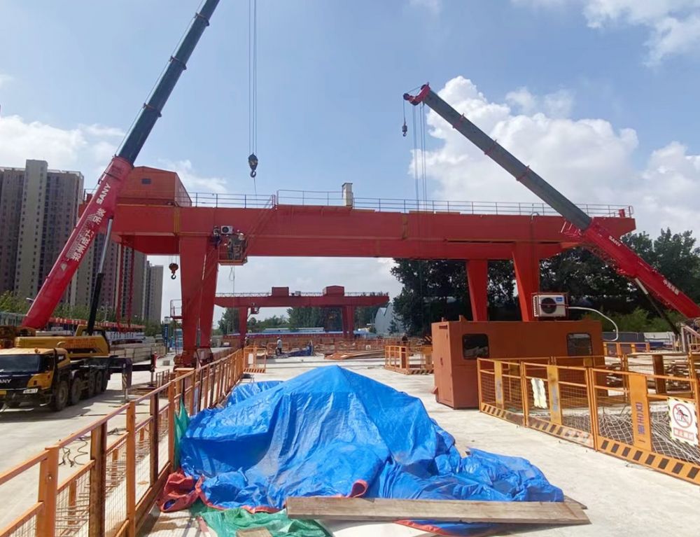 江蘇地鐵龍門吊、地鐵出渣機、地鐵專用門式起重機租賃出租、安裝搬遷