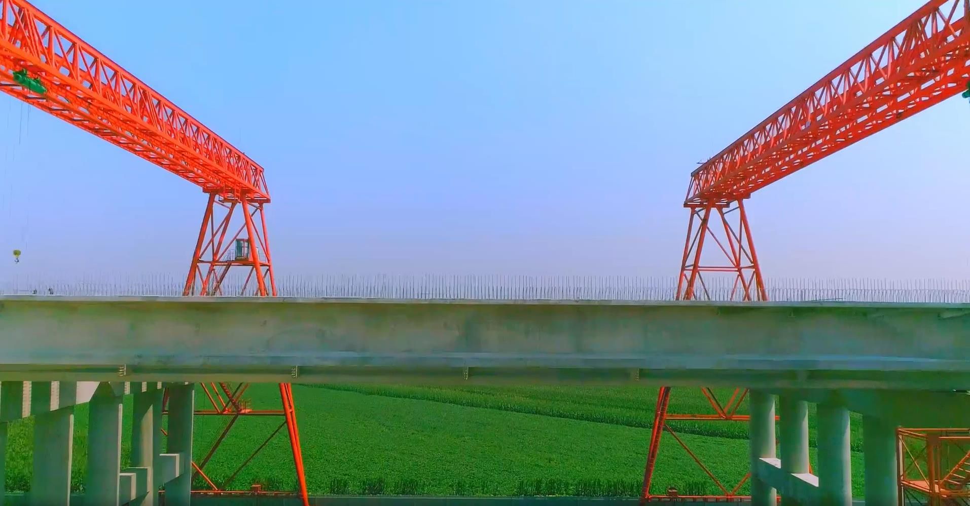架橋門式起重機.jpg