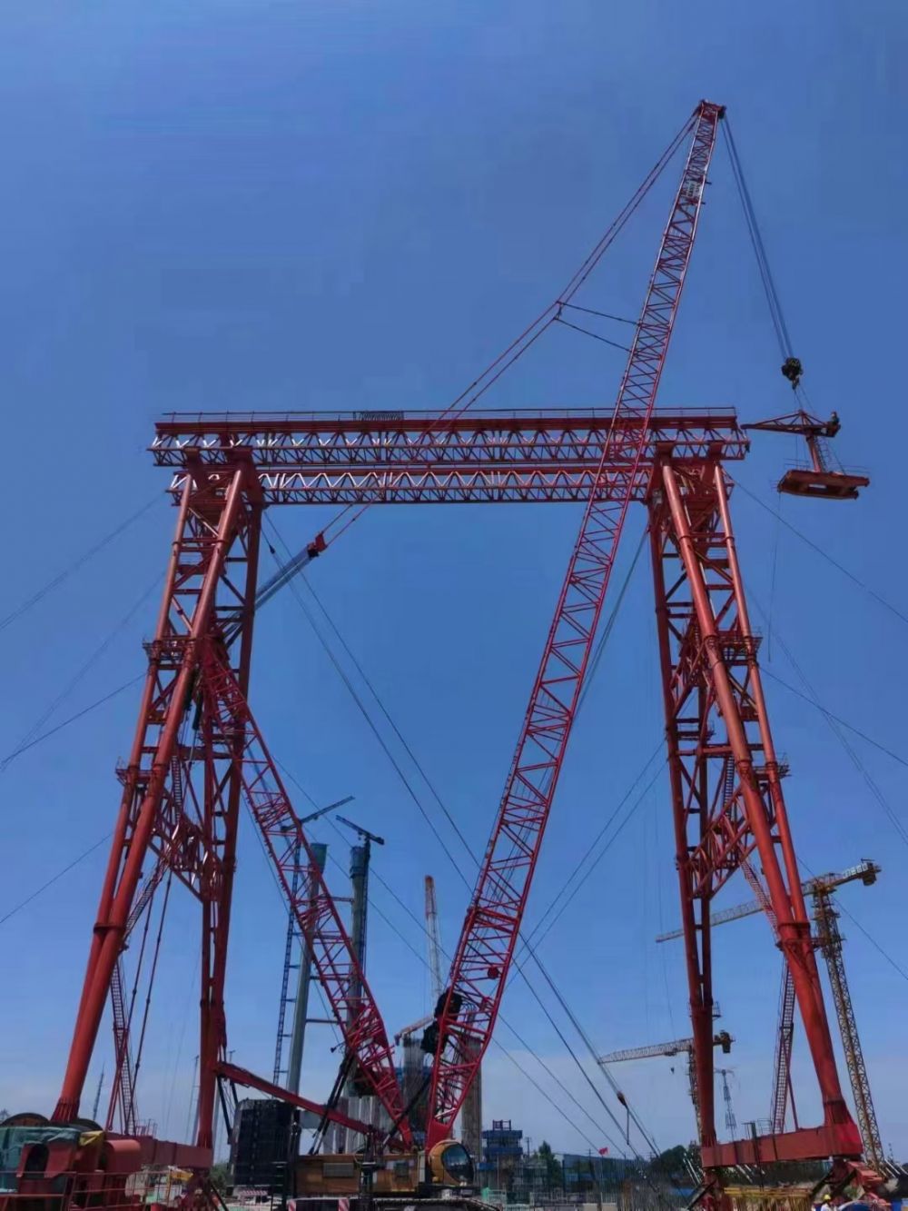 提梁機(jī)、架橋起重機(jī)、路橋門機(jī)、工程龍門吊租賃出租廠家、電話、價(jià)格