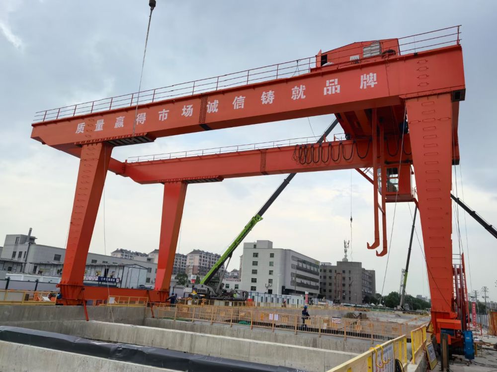 廣州地鐵出渣機(jī)、地鐵站門(mén)式起重機(jī)生產(chǎn)、安裝拆卸、租賃公司