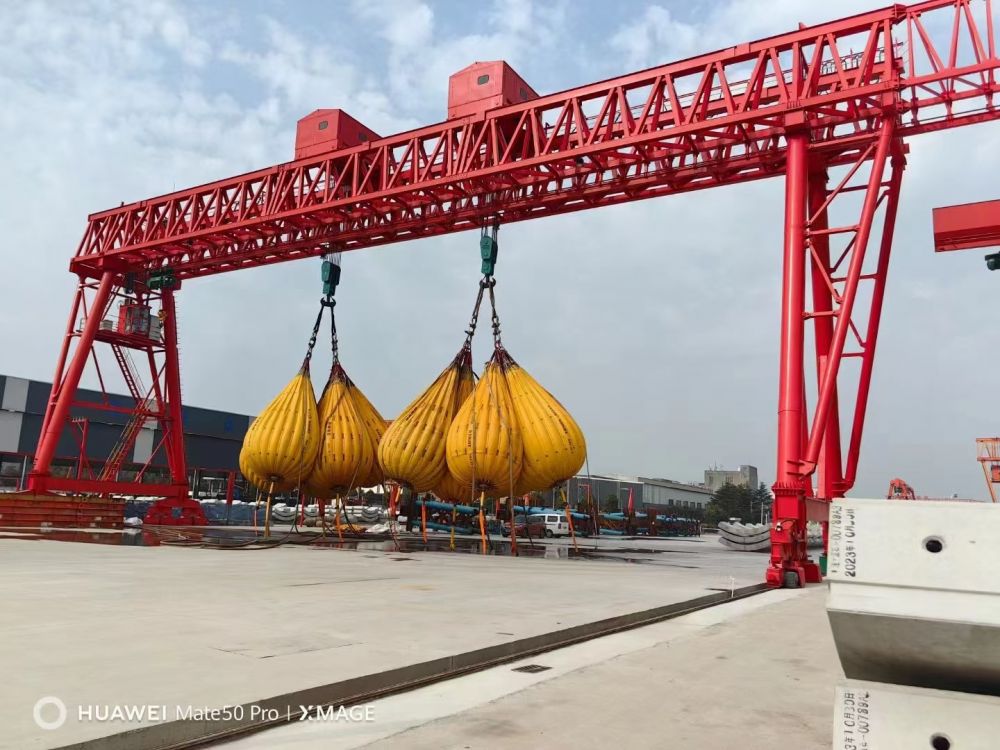 ME型雙小車(chē)門(mén)式起重機(jī)、ME型雙梁龍門(mén)吊、提梁機(jī)