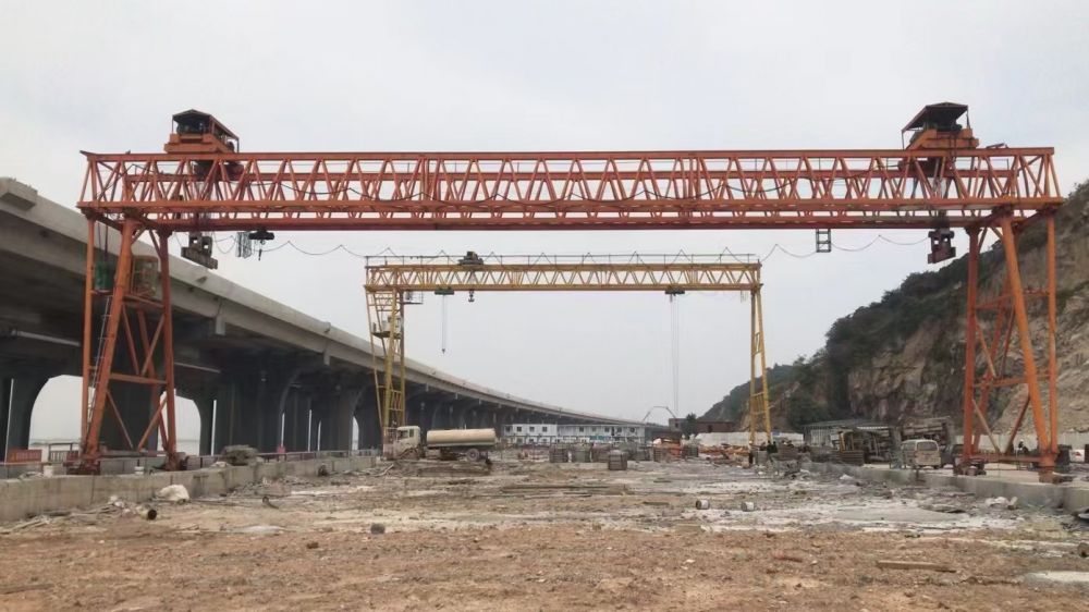 云南昆明架橋機(jī)租賃、提梁機(jī)、工程龍門吊租賃