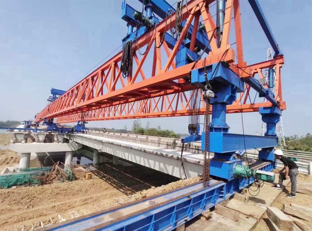 架橋機(jī)型號(hào)規(guī)格、架橋機(jī)技術(shù)參數(shù)、架橋機(jī)廠家制造安裝調(diào)試、修理維修